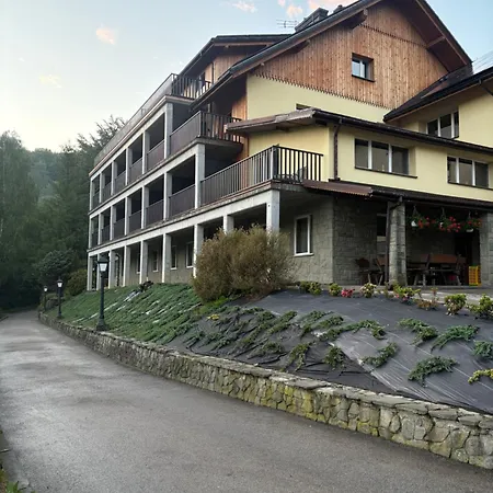 아파트 Hucul 브렌나